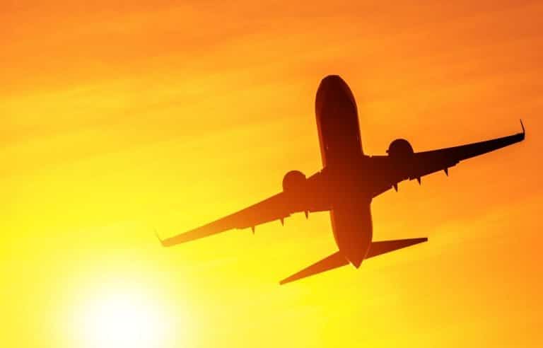 British Airways nach Datenklau zu Millionenstrafe verurteilt 9 Airplane Taking Off in the Sun