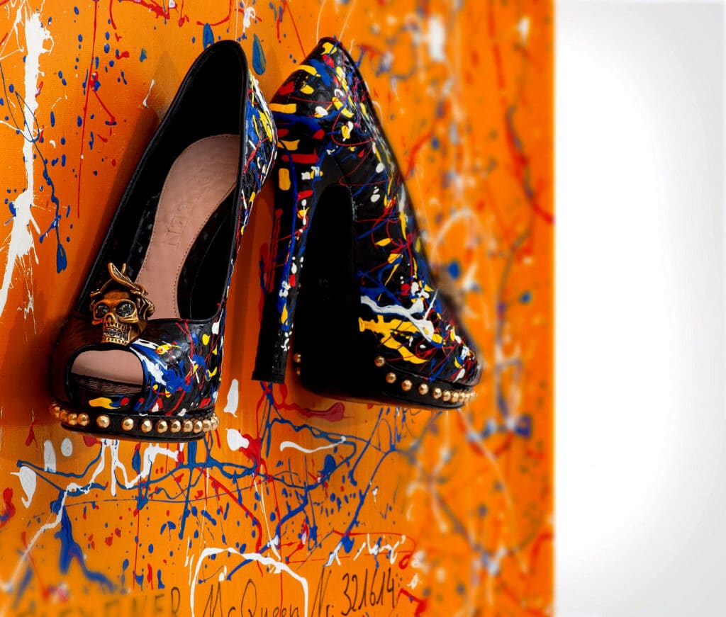 Upcycling Supreme: Aus Alt wird Kunst wird Kult BrandArt by List ALEXANDRER MC QUEEN 2